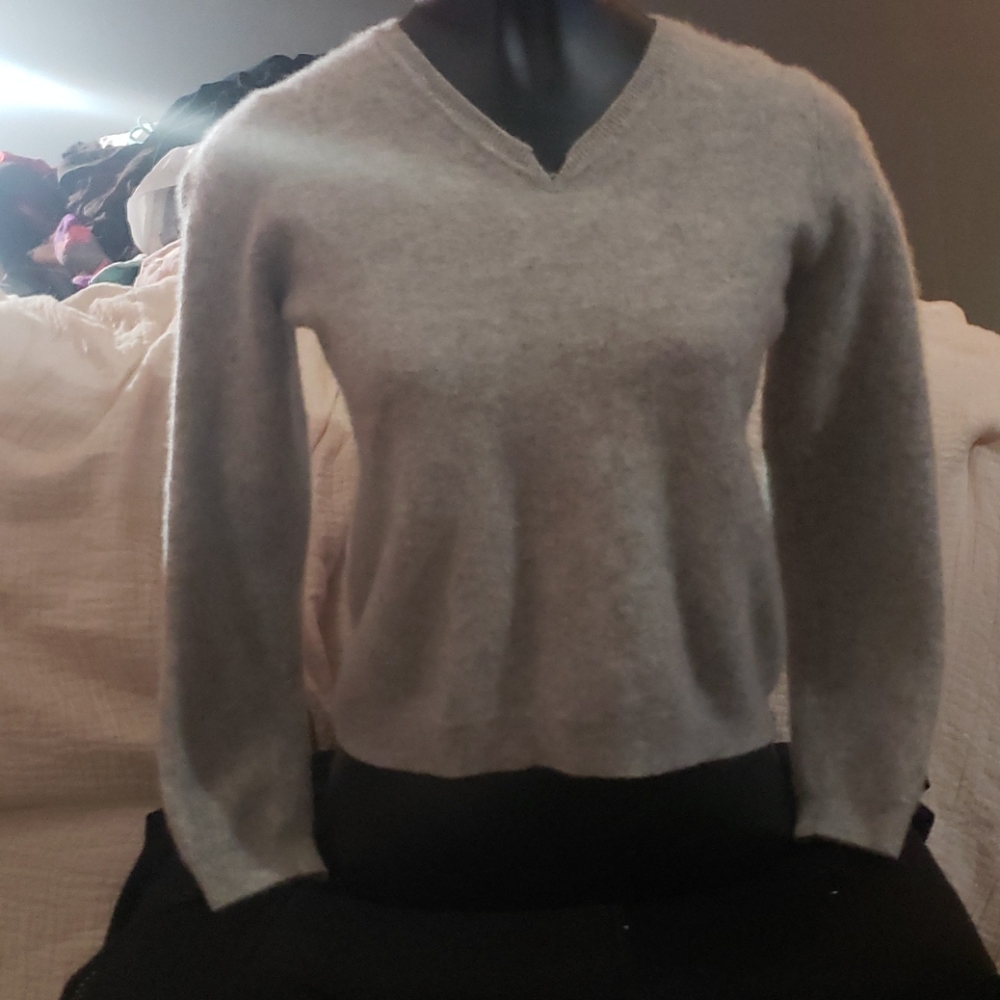 Cashmere belly sweater